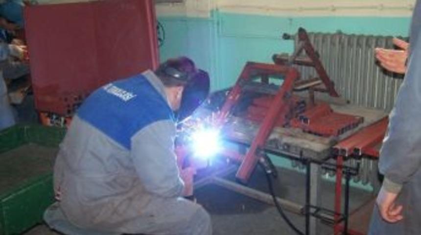 Teknik Ve End&uuml;stri Meslek Lisesi, Bacasız Fabrika Gibi