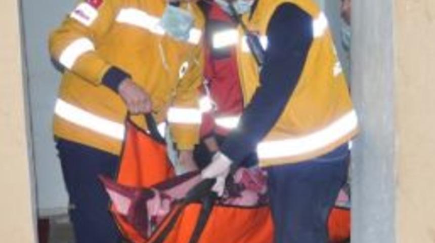 Suriyeli Sığınmacılar Sağlık Kontrol&uuml;nden Ge&ccedil;irildi