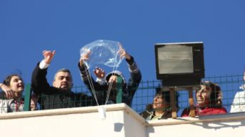 Y&uuml;ksek Atılan Kırılmayan Yumurta Yarışması