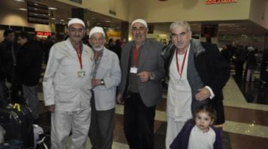 İlk Umre Kafilesi Yola &Ccedil;ıktı