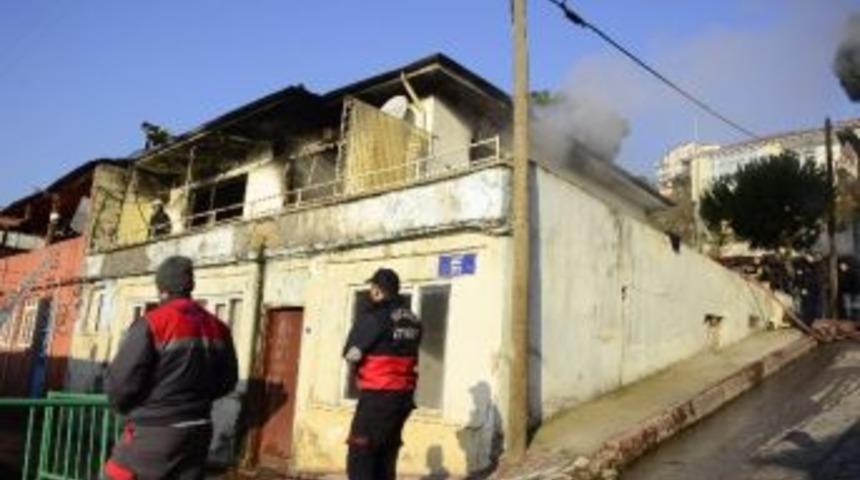 Yaşlı &Ccedil;ift Yanmaktan Son Anda Kurtuldu