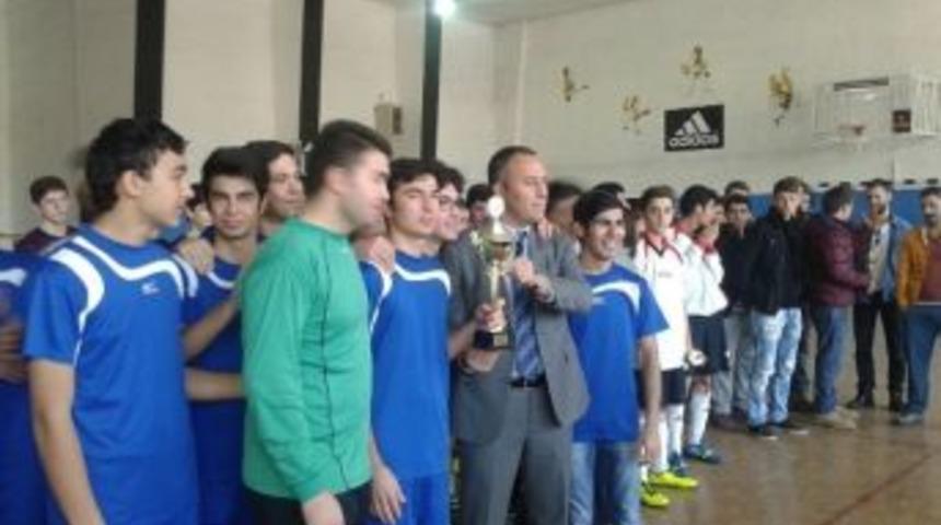 Burhaniye&rsquo;deki Sağlık&ccedil;ılar Şampiyon Oldu