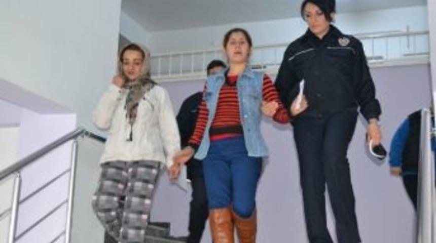 Kocaeli'de Su&ccedil;&uuml;st&uuml; Yakalanan 2 Kadın Hırsız Tutuklandı