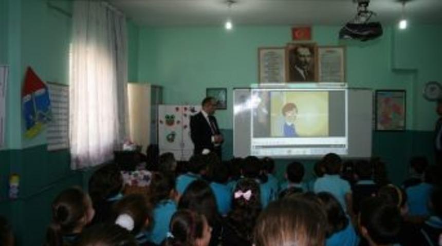 Saski, Su Kullanımı Ve Hijyen Eğitimi Veriyor