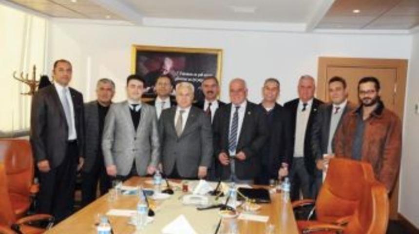 Sarıgerme Futbol sahaları Projesi İ&ccedil;in İmzalar Atıldı