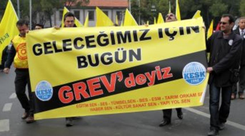 Muğla'da Kamu &Ccedil;alışanları Bir G&uuml;nl&uuml;k Iş Bıraktı