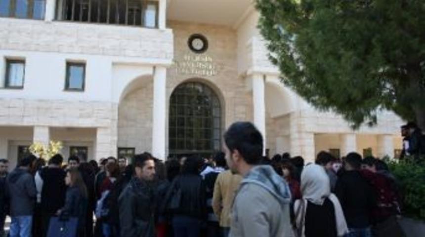 Mersin &Uuml;niversitesi'ndeki &Ouml;ğrenci Eylemi Sona Erdi