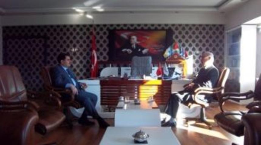 Vali Vasip Şahin&rsquo;den M&uuml;ft&uuml;l&uuml;ğe Ziyaret