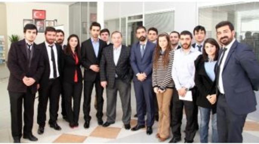 Başkan Kadıoğlu, Esenyurtlu Gen&ccedil;lere Destek &Ccedil;ıktı