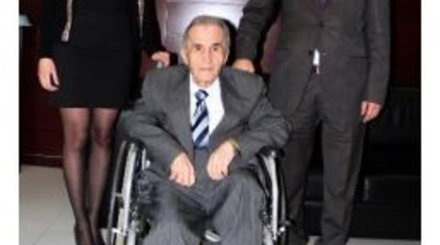 &Ouml;nce Babasına, Sonra Kızına Avukatlık Ruhsatı Verdi