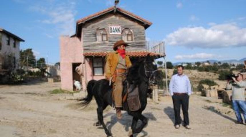 Manavgat'ın 28 Yaşındaki En Yaşlı Atı Kral Turizme Hizmet Veriyor