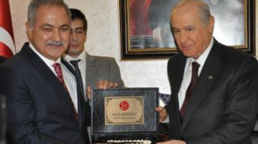 MHP Lideri Bah&ccedil;eli Osmaniye'den Ayrıldı