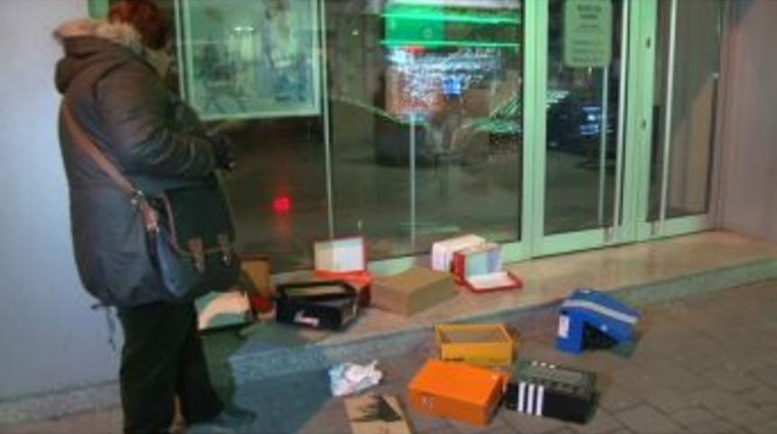 Halk Bankası &Ouml;n&uuml;ne Ayakkabı Kutusu Fırlattılar