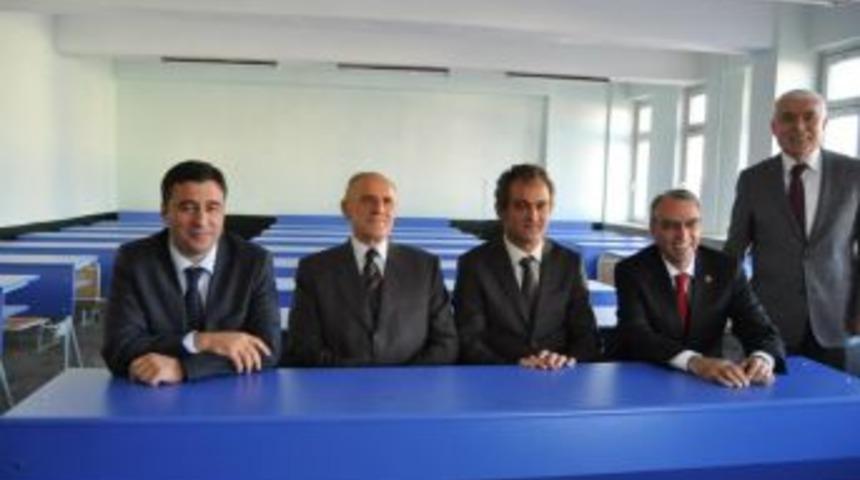 Alaplı Meslek Y&uuml;ksek Okuluna Hayırseverler sınıf yaptırdı