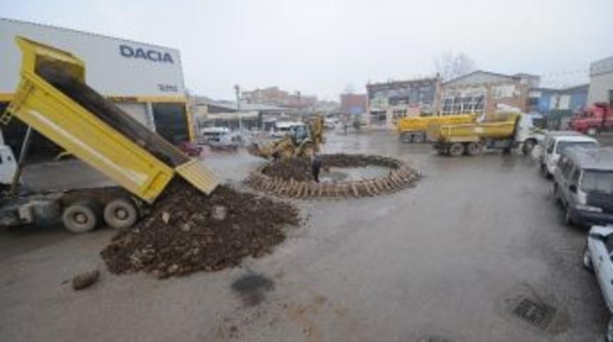 Başiskle'de Kavşak D&uuml;zenleme &Ccedil;alışması Yapılıyor