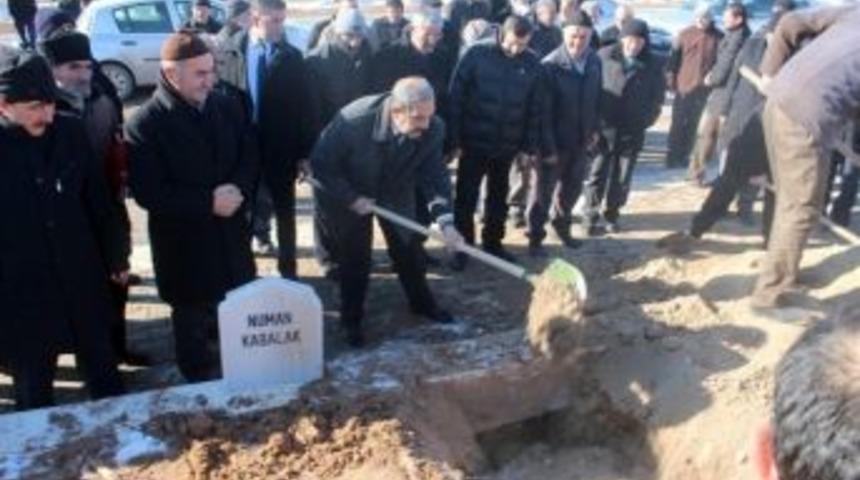 Başkan &Uuml;rg&uuml;p, Kore Gazisi Hikmet Mengiler&rsquo;in Cenazesine Katıldı