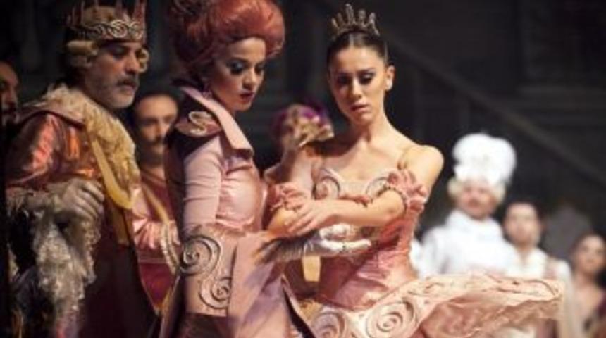 Opera 2013&rsquo;&uuml; Kapalı Gişe Bitiriyor