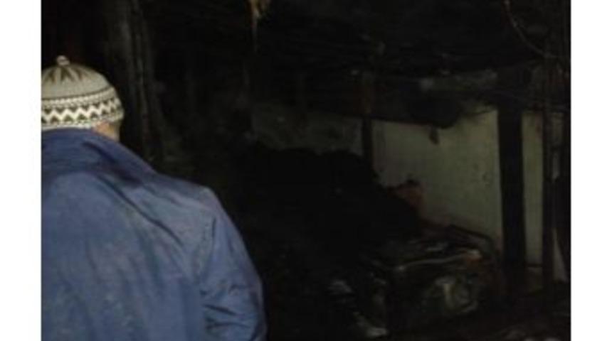 K&uuml;meste &Ccedil;ıkan Yangında 8 Bin Civciv Telef Oldu