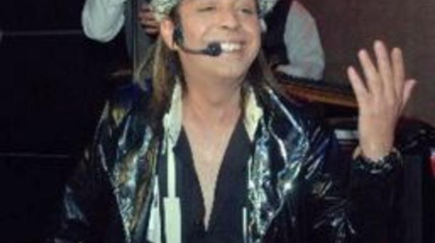 İzmir&rsquo;de Sanat&ccedil;ılar Coşturdu