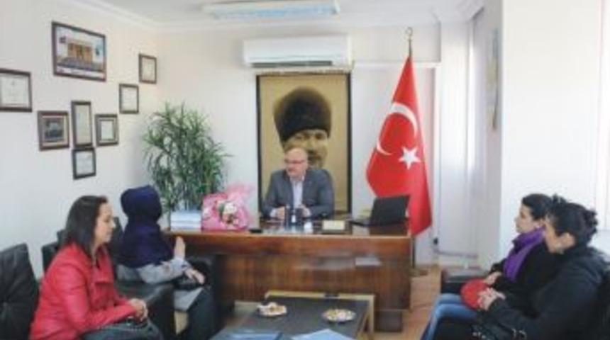 &Ouml;demiş Ak Parti İl&ccedil;e Kadın Kolları, &Ouml;demiş Ticaret Odası&rsquo;nı Ziyaret Etti