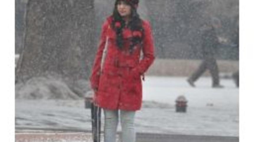 Buzlu Yollarda Penguen Gibi Y&uuml;r&uuml;y&uuml;n