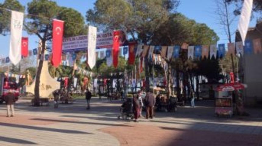 &Uuml;nye Cumhuriyet Meydanı, Başbakan&rsquo;a Hazırlanıyor