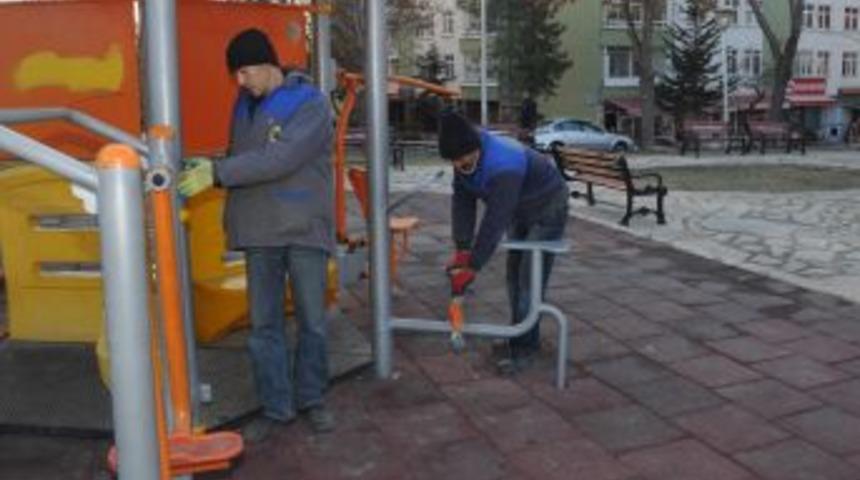 Yenimahalle Parkları Kışın Da Dolu