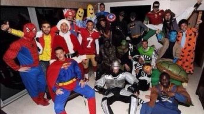 Mesut Özil Superman Oldu