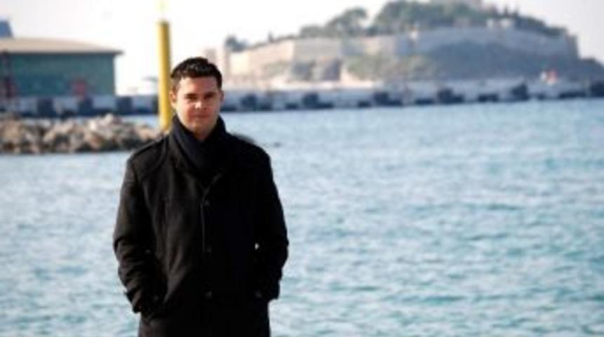 Ak Parti&rsquo;li Alp: &ldquo;kuşadası Varoluş M&uuml;cadelesi Veriyor&rdquo;