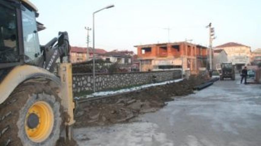 Akyazı Belediyesi Alt Yapı G&uuml;&ccedil;lendirme Ve Destek &Ccedil;alışmaları Hızla Devam Ediyor