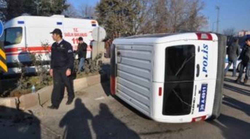 Kırklareli’de Polis Arabası Devrildi: 1 Yaralı