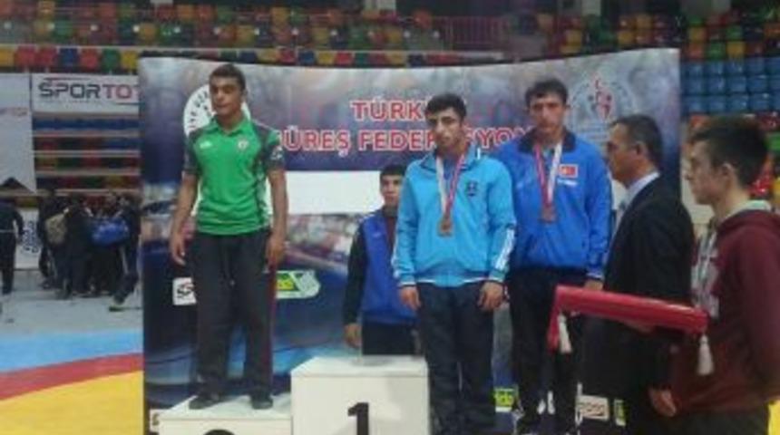 Bafralı G&uuml;reş&ccedil;i T&uuml;rkiye Ikincisi