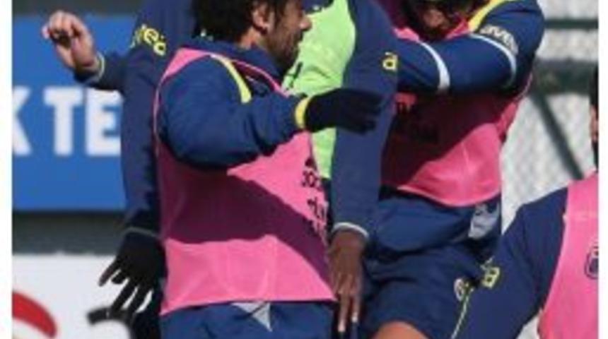 Fenerbah&ccedil;e, Kardemir Karab&uuml;kspor Ma&ccedil;ı Hazırlıklarını S&uuml;rd&uuml;rd&uuml;