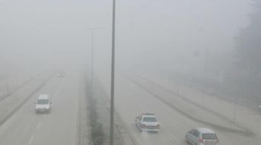 Aksaray'da Sis Trafiği Etkiledi