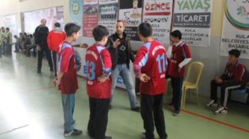 Kula'da Basketbol M&uuml;sabakalarında Rafet &Uuml;&ccedil;elli Şampiyon