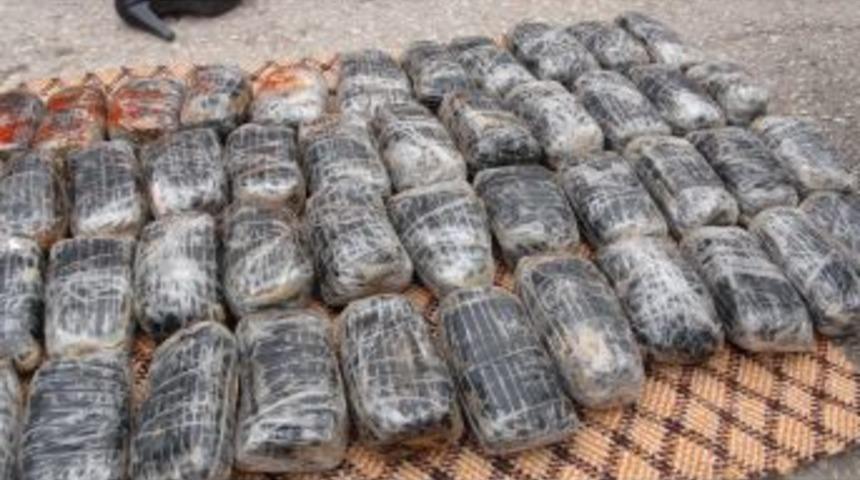 Esrar Taşıyan Karı-koca Yakalandı