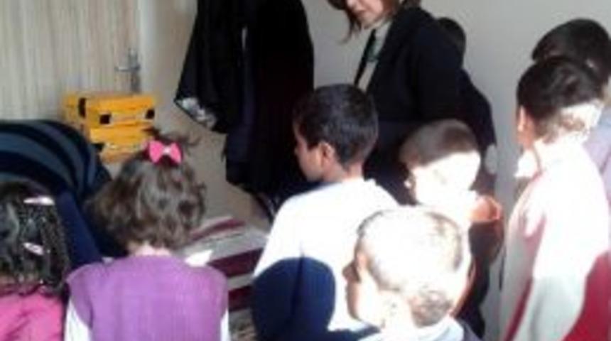 T&uuml;rk Kadınlar Birliği Kayseri Şubesinden &Ouml;ğrencilere Yardım