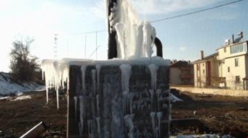 Elazığ&rsquo;da 30 Santimetrelik Buzlanma Oluştu