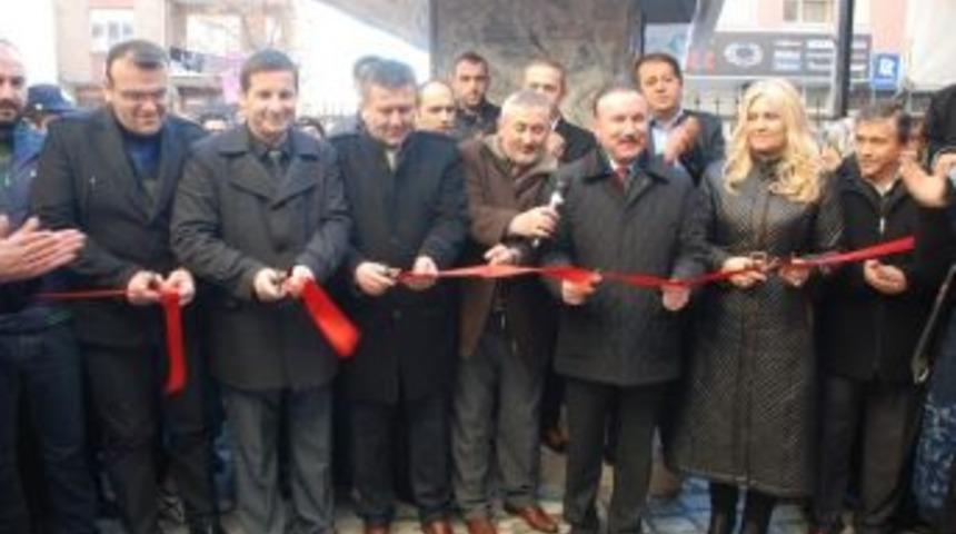 İzmit&rsquo;te 1 Milyon 60 Bin Kişi &Ccedil;orba &Ccedil;eşmelerinden &Ccedil;orba İ&ccedil;ti