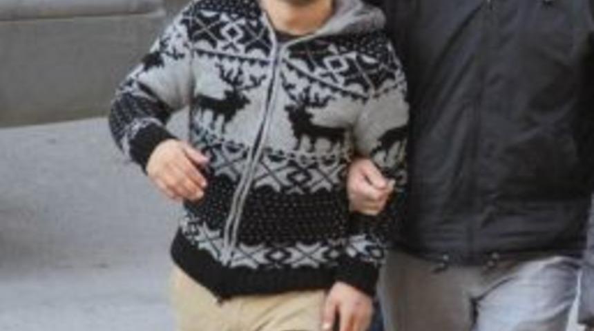 5 Ayrı Su&ccedil;tan Aranan 17 Yaşındaki Gen&ccedil; Yakalandı