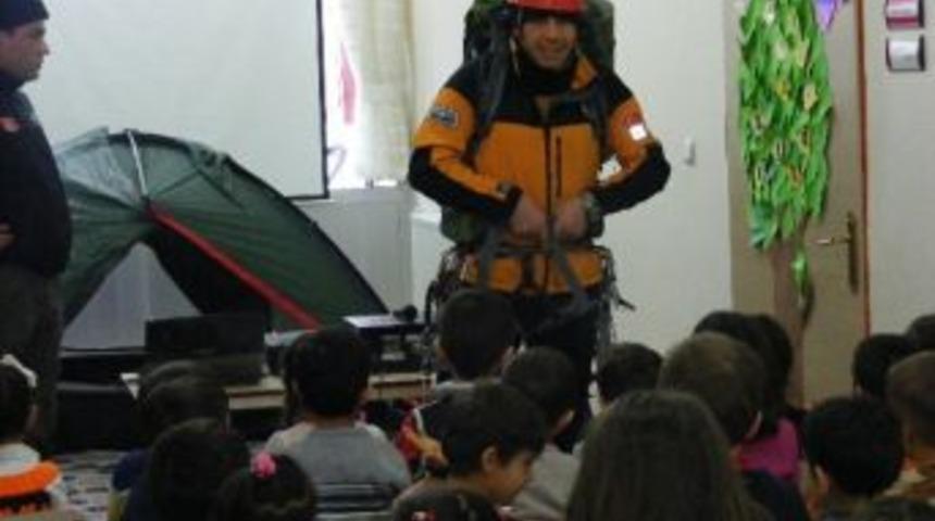 Anaokulu &Ouml;ğrencilerine Dağcılığı Anlattı