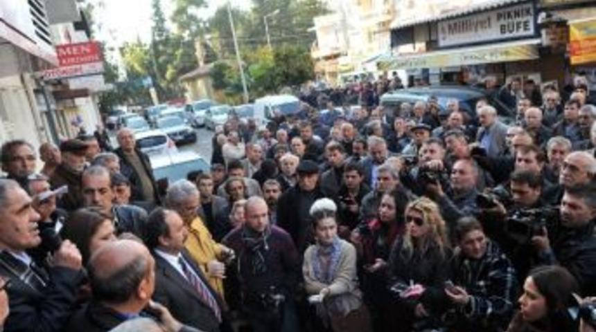 Bir Grup Chp&rsquo;liden &Ccedil;adırlı Protesto