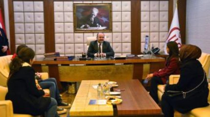 Siirt &Uuml;niversitesi'nin G&ouml;n&uuml;l El&ccedil;ilerinden Vali Aydın&rsquo;a Ziyaret