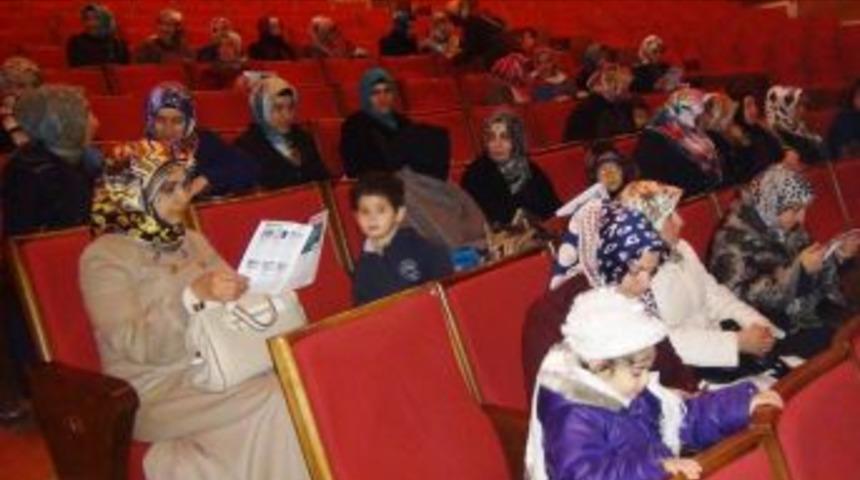 Nil&uuml;fer Derneği Eğitimin &Ouml;nemine Dikkat &Ccedil;ekti