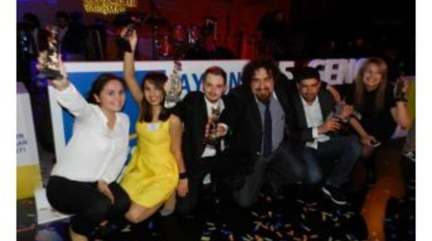 Sel&ccedil;uk İletişim&rsquo;e 4 Birincilik &Ouml;d&uuml;l&uuml;