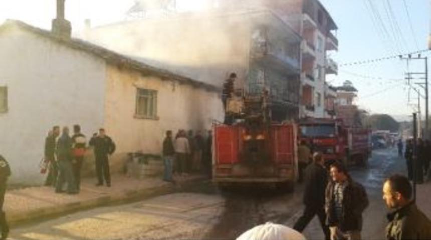 K&ouml;pr&uuml;başı&rsquo;nda Korkutan Yangın