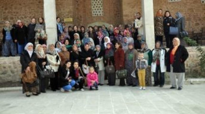 Ahmetlili Kadınlar Manisa&rsquo;yı Gezdi