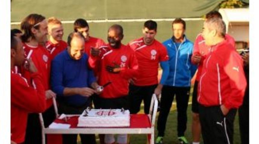 Diarra'ya S&uuml;rpriz Doğum G&uuml;n&uuml;