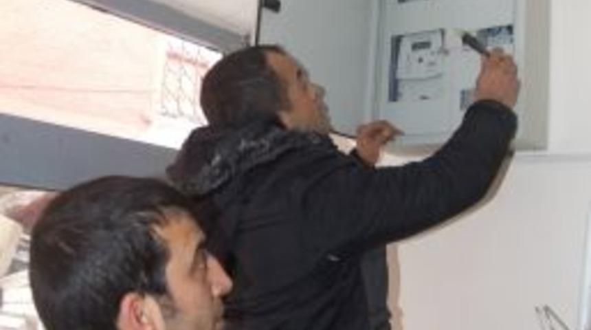 &Ccedil;EDAŞ Ekipleri, Yerk&ouml;y'de 3 Evde Ka&ccedil;ak Elektrik Kullanımı Tespit Etti