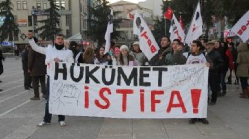 Tgb &Uuml;yesi Gruba Polisten Barikat